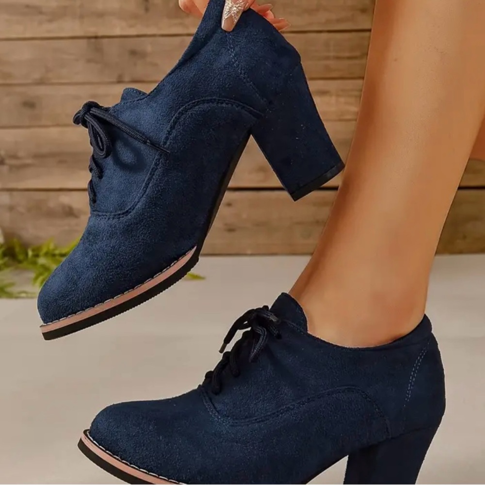 ‼️New‼️Women's Solid Color Trendy Shoes-Size 8